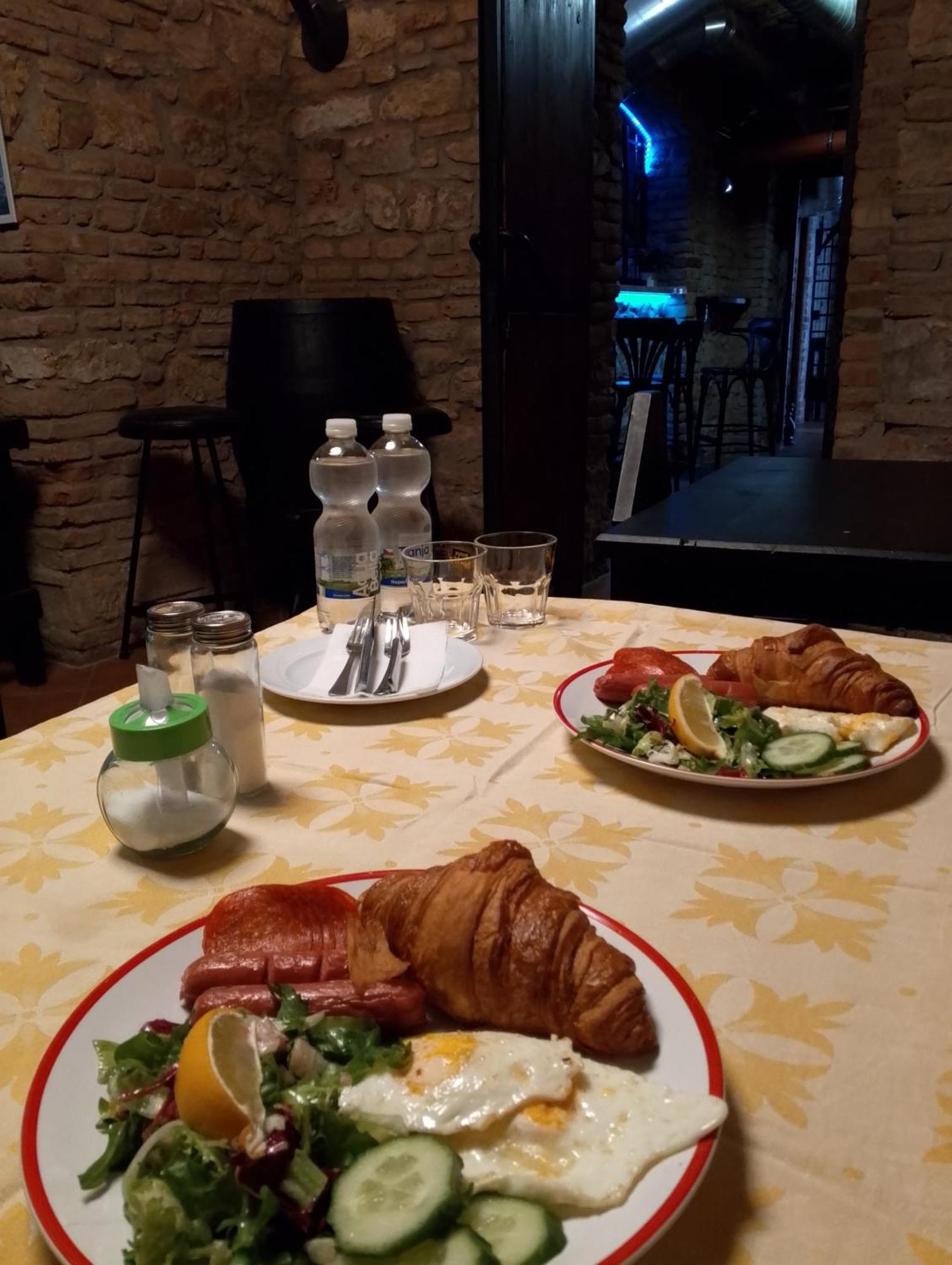 Alba Hostel Prag Eksteriør billede